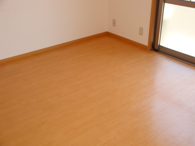 Living and room. Western-style 8.3 Pledge