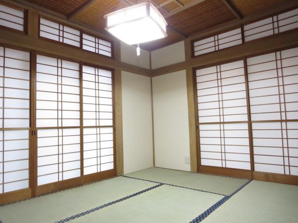 Non-living room. There is also a Japanese-style room in 1 Kaioku. Tatami mat replacement, It was instead stuck shoji sliding door. Armoire, There is also a alcove. It is likely to also be used as a guest room. 