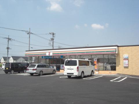 Other. Seven-Eleven Japan Red Cross before the store (other) up to 325m