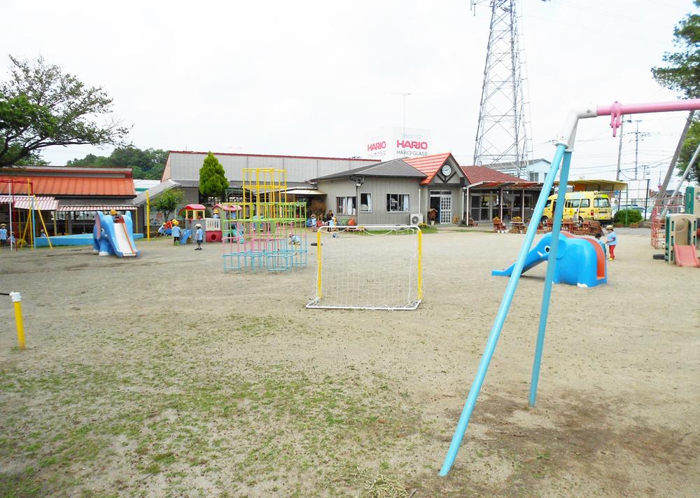 kindergarten ・ Nursery. Morokawa Megumi 480m to kindergarten  6-minute walk to the nearest kindergarten. Small children worry