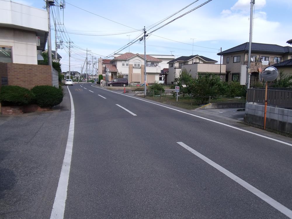 Local photos, including front road. Local (10 May 2013) Shooting