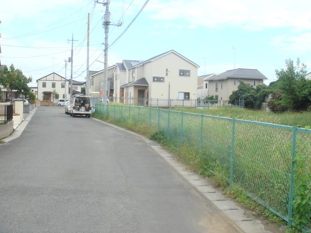 Local photos, including front road. Local (10 May 2013) Shooting