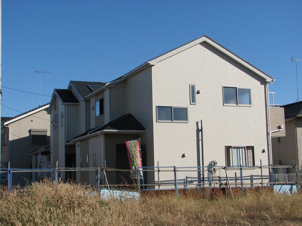 Local appearance photo. Local (11 May 2011) Shooting