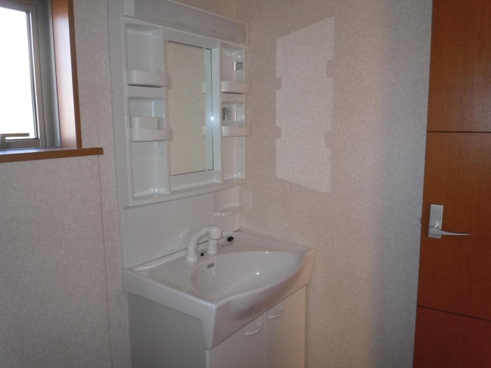 Wash basin, toilet. Same specifications basin