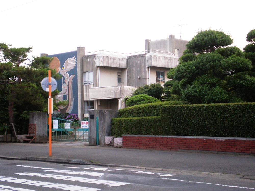 Primary school. 819m until Koga Municipal Furukawa third elementary school