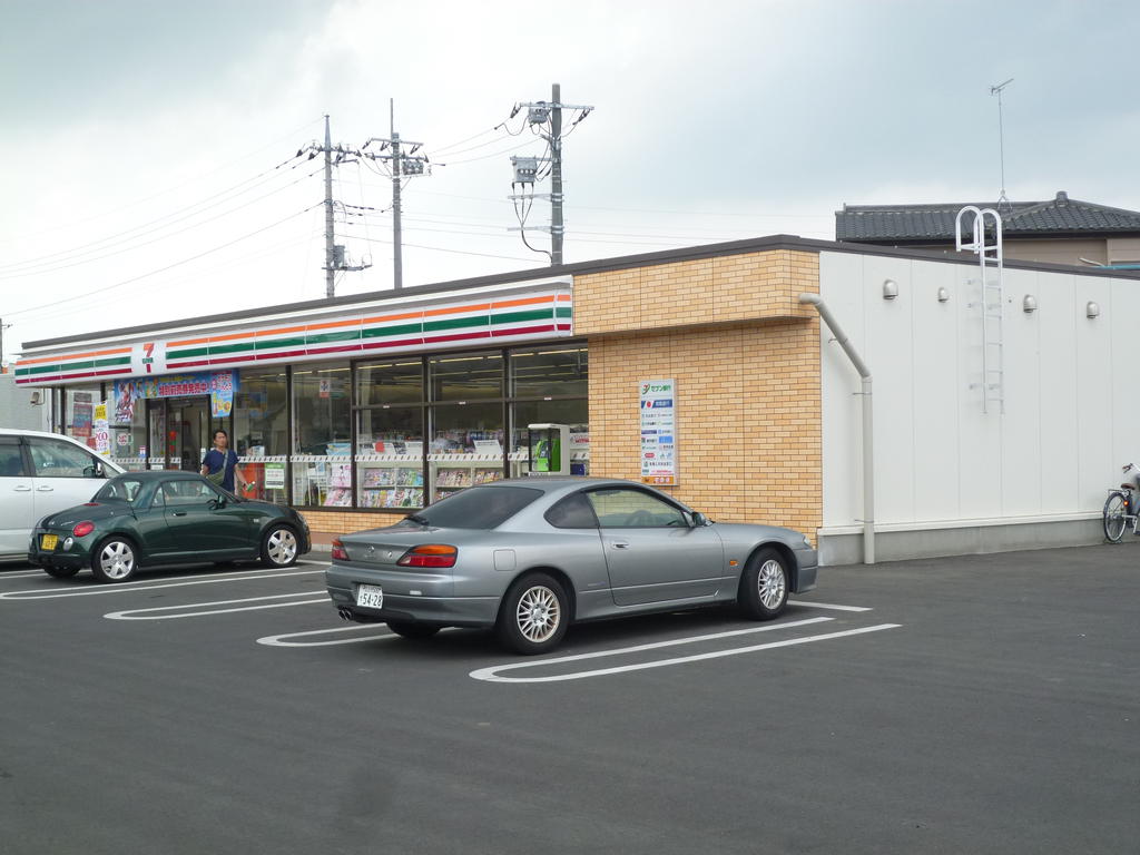 Convenience store. Seven-Eleven sum Kamiheimi store up (convenience store) 402m