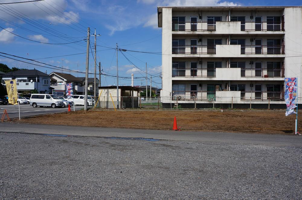 Local photos, including front road. Local (September 2013) Shooting