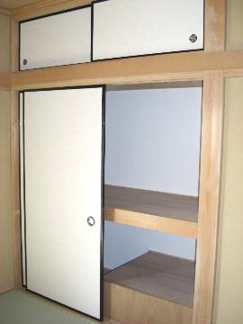 Other room space. 2F Japanese-style storage