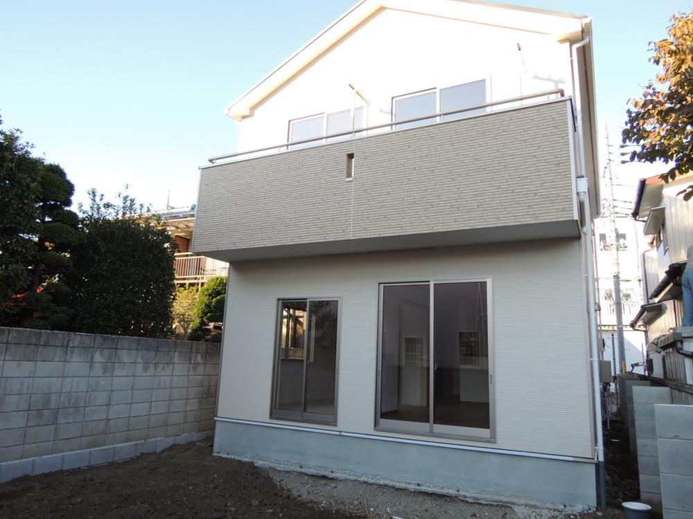 Local appearance photo. Local (11 May 2013) Shooting