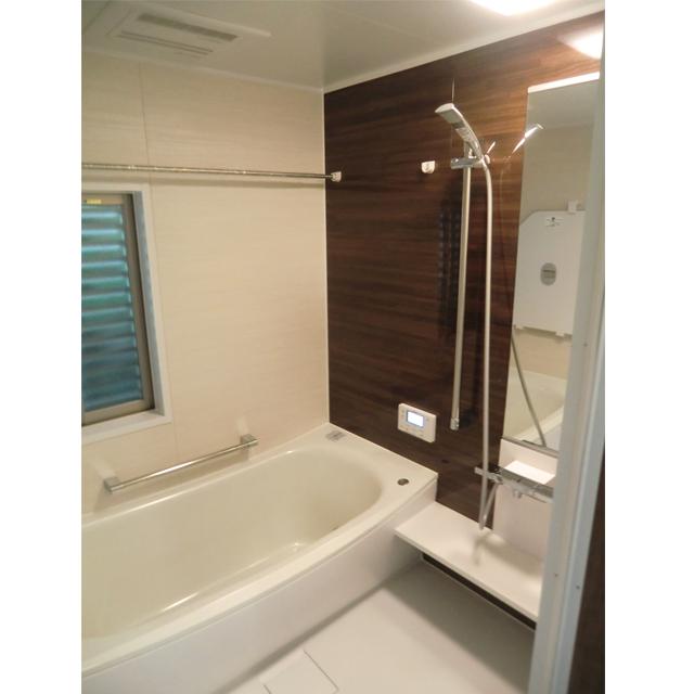 Bathroom. Thermos bathtub ・ Hot Karari floor ・ Air-in shower ・ Air Heating dryer, etc., Bathroom full of comfortable features. 1717 because type, Width and depth than conventional bath has become widely by 5cm. 