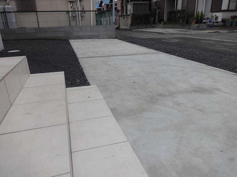 Parking lot. 1 Building car space