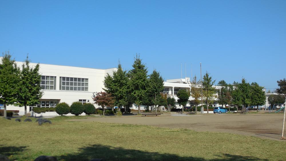 Primary school. 847m to Furukawa Municipal Komahane Elementary School
