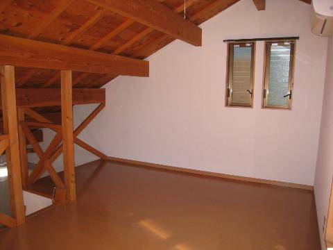 Other room space. Western-style (loft)
