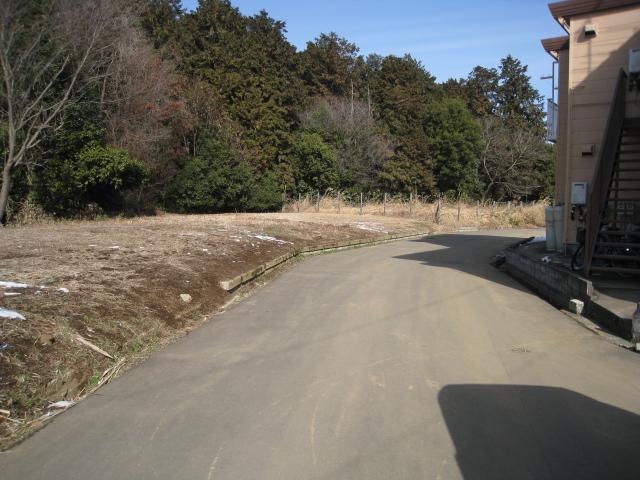 Local photos, including front road. Local (January 2013) Shooting