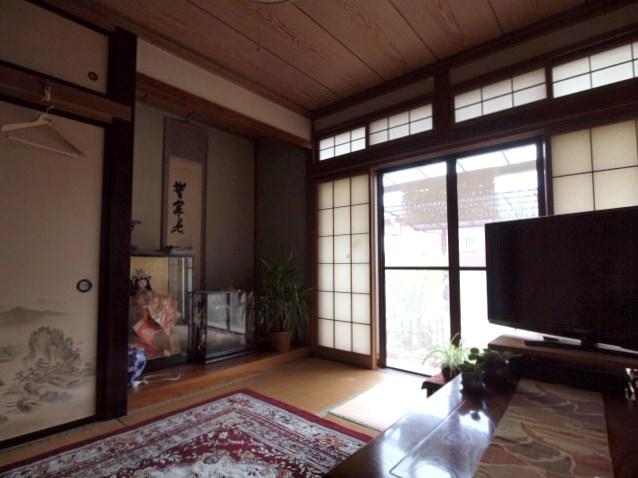Other introspection. Indoor (12 May 2013) Shooting. Also alcove on the first floor of a Japanese-style room. Since the transom window (small window on top of the window) is a bright room. 