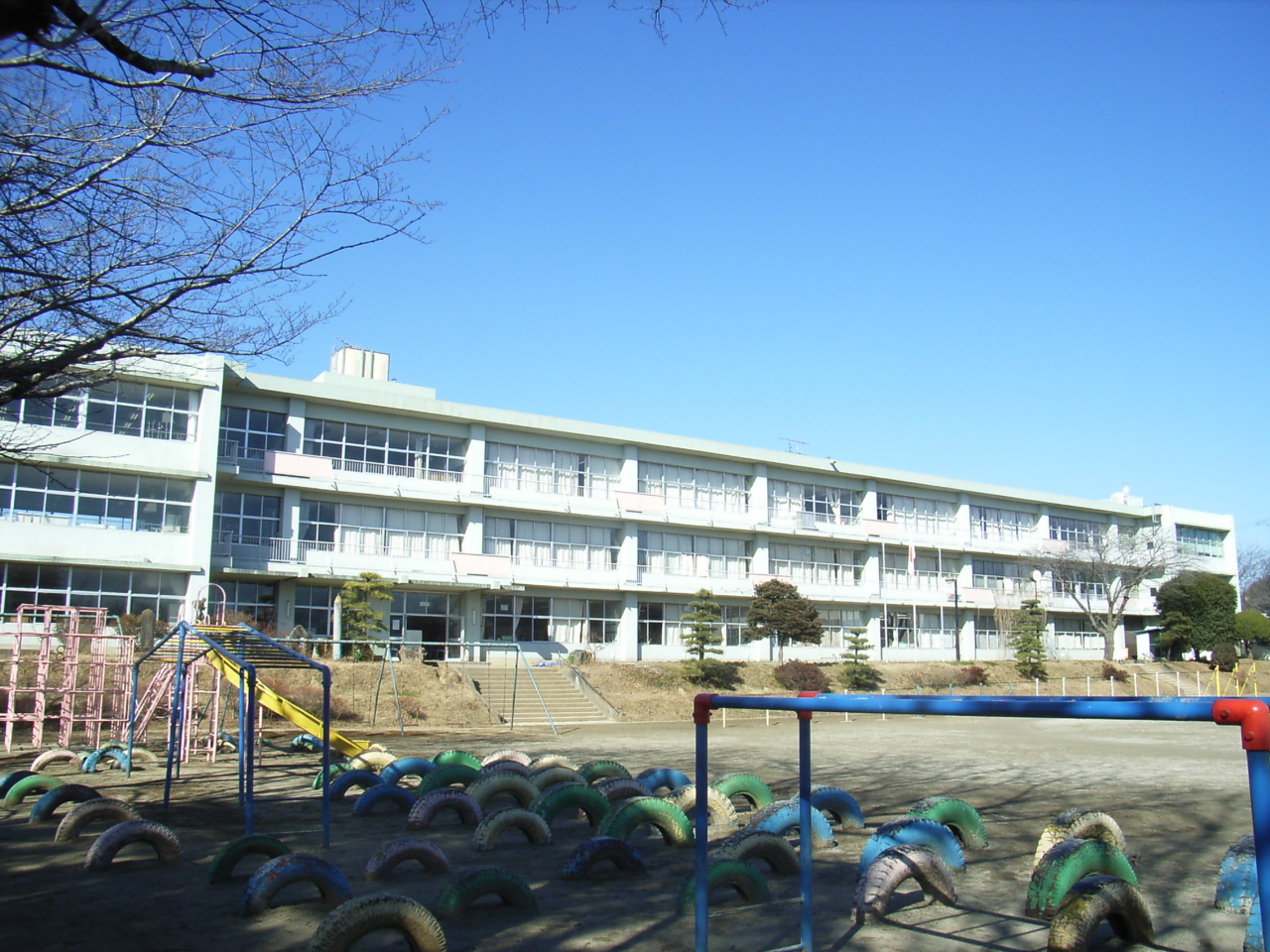 Primary school. Nephew ball Municipal Ogawa 600m up to elementary school (elementary school)