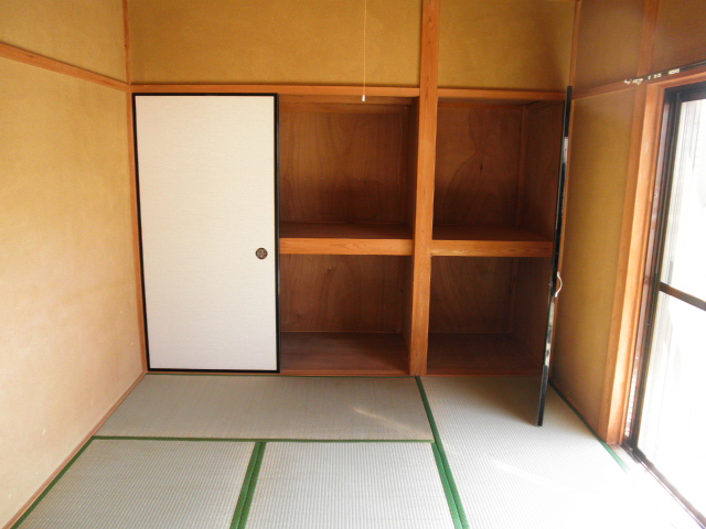 Receipt. Closet of Japanese-style room ・ Things input