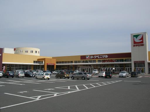 Supermarket. York-Benimaru to Akatsuka shop 2633m