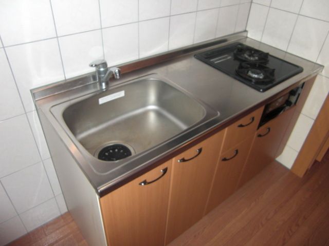 Kitchen. With system Kitchen. Stove is easy to clean. 