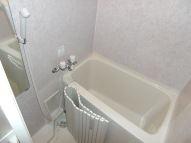 Bath. With bathroom dryer. After all bus ・ It toilet is the better of another. 