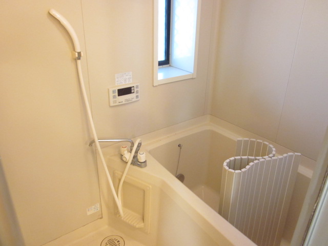 Bath. Reheating function with bathroom! Since there is also a window ventilation OK!