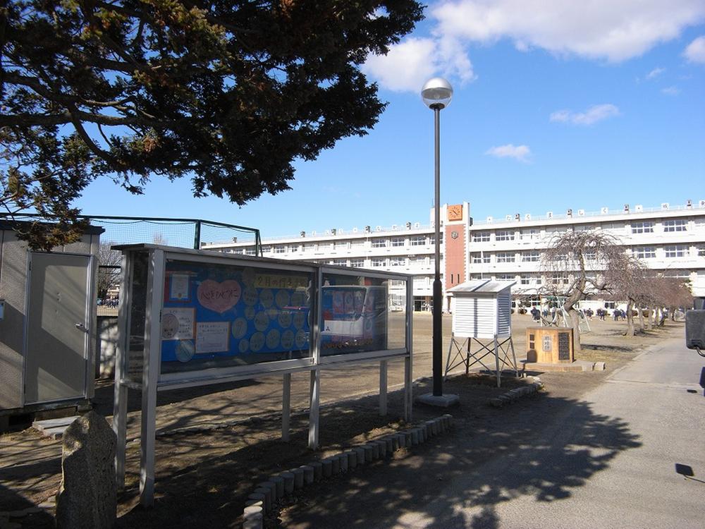 Primary school. 684m until Mito Municipal Joto Elementary School