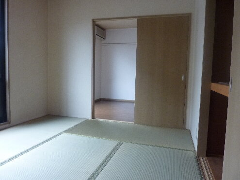 Other room space. There is housed in a Japanese-style room