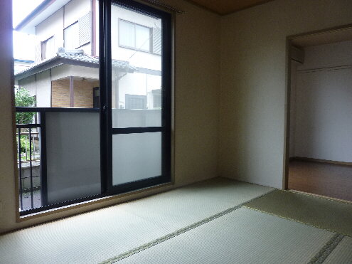 Other room space. Japanese-style room to settle