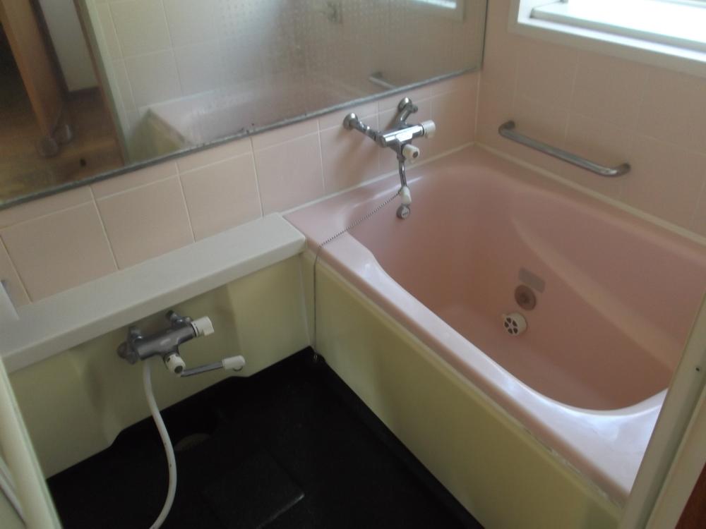 Bathroom. Bathroom is a bathroom with drying and cooling and heating function. 