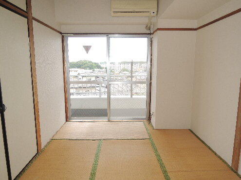 Other room space. There is also a Japanese-style room! ! 