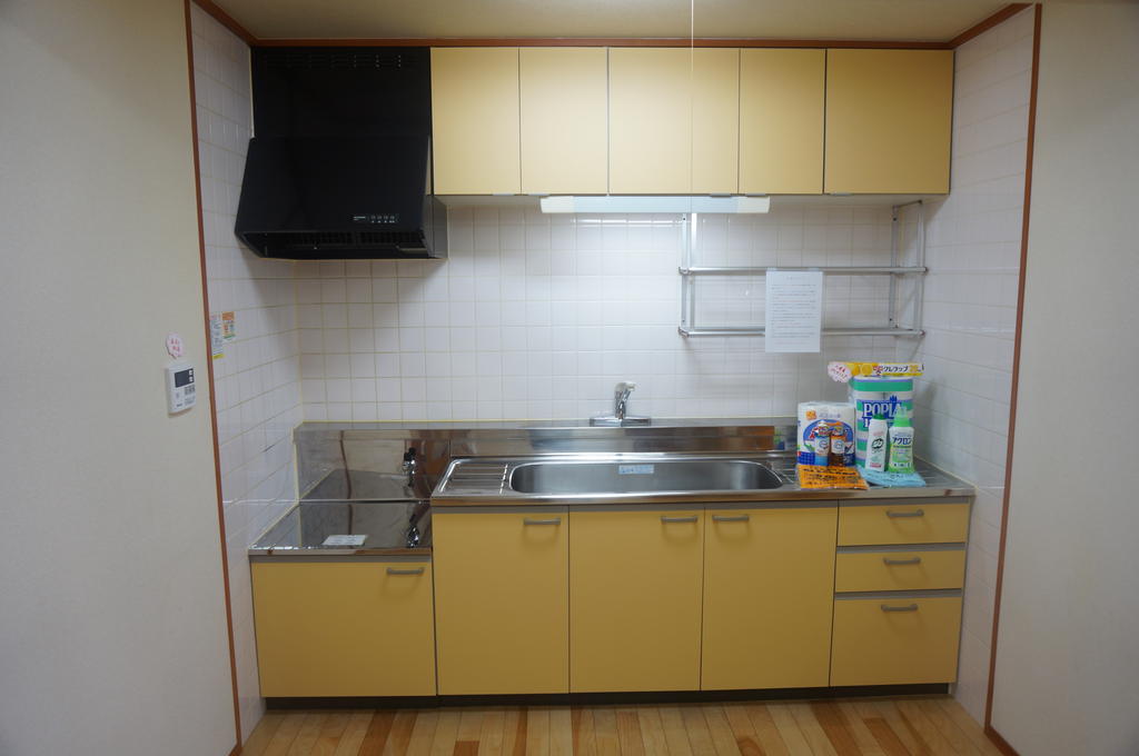Kitchen. Large kitchen of calm yellow! There is also a resident gift! 
