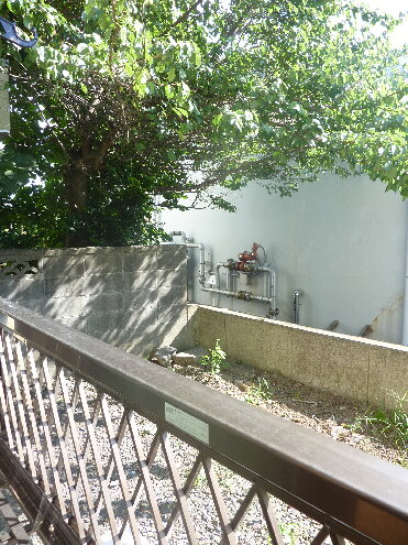 Balcony. futon ・ Jose and laundry