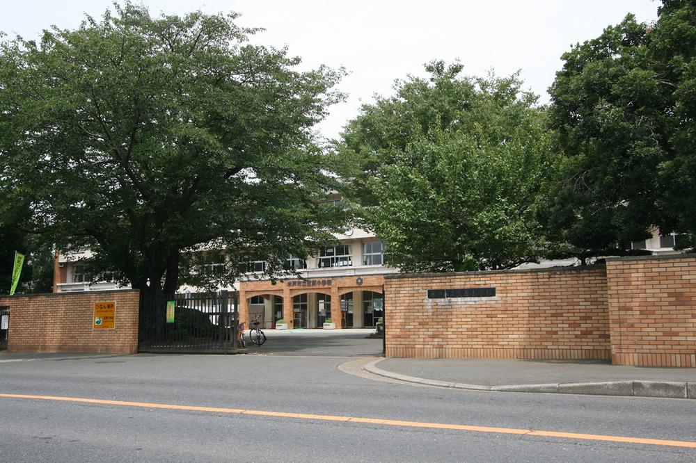 Primary school. 450m until Kasahara Elementary School  Walking arrive in 6 minutes. Safely in small children if this distance