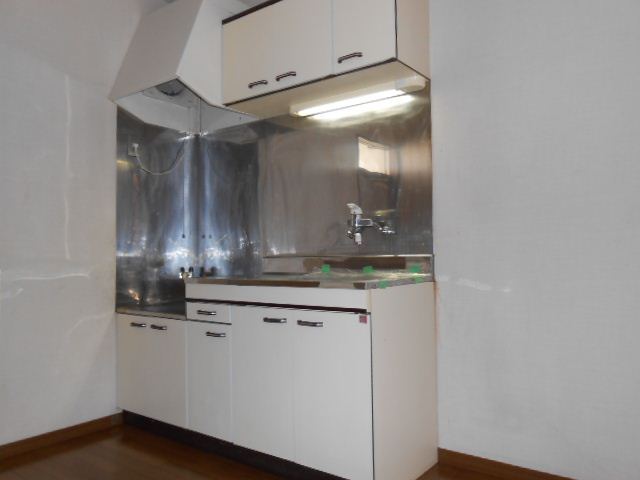 Kitchen. Kitchen space has become a spread of dining.