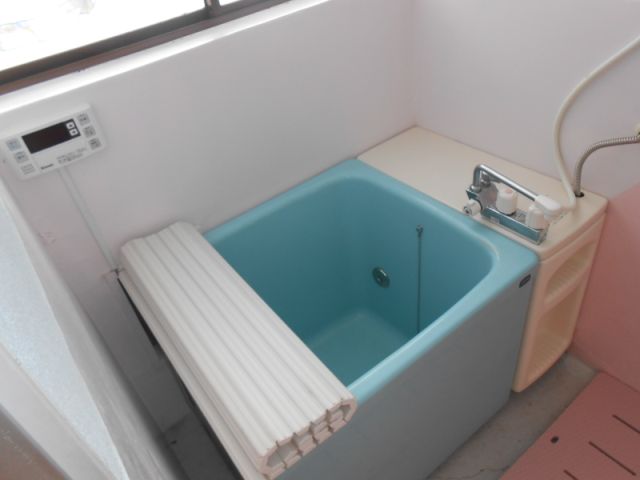 Bath. Likely to have windows ventilation, Bathing with add-fired function.
