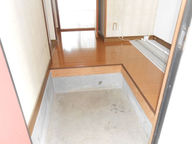 Entrance. Entrance space.