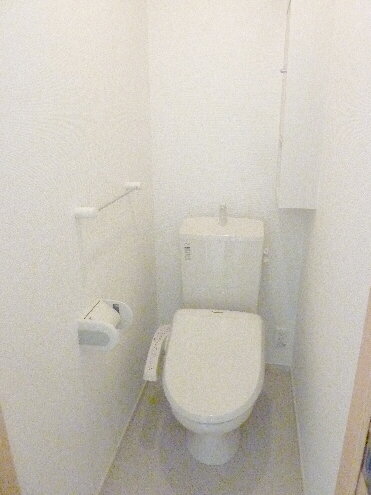 Toilet. With Washlet! I This is a happy! 