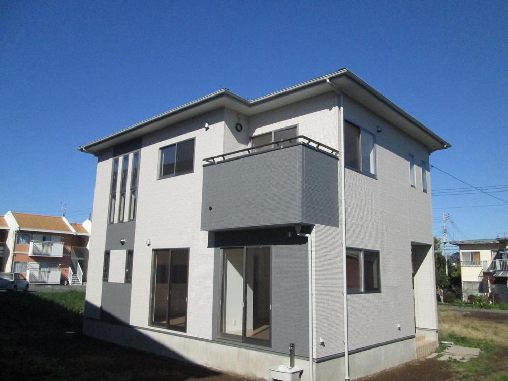 Local appearance photo. Local (11 May 2013) Shooting