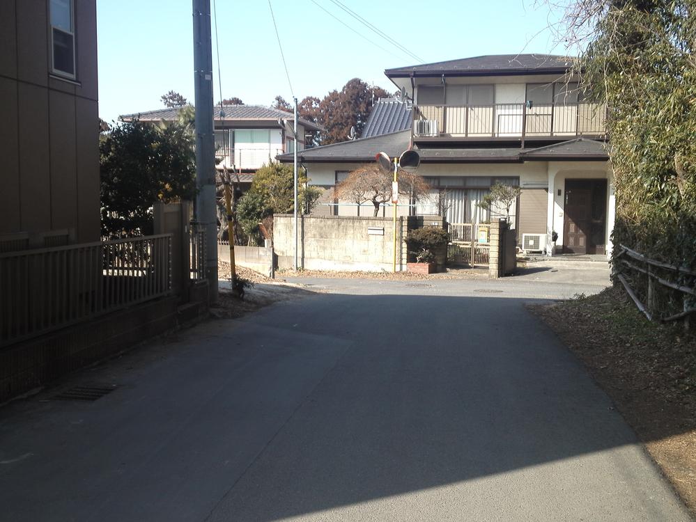 Local photos, including front road. Local (February 2012) Shooting