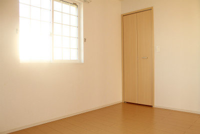 Other room space. Perfect size to the bedroom! 