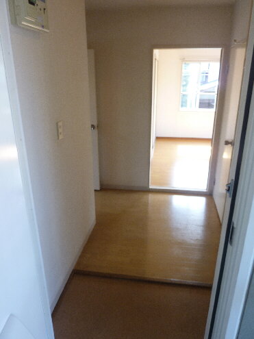 Entrance. Please, please preview!