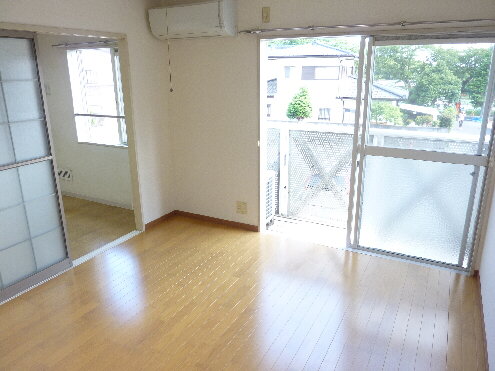 Living and room. It is a bright room!