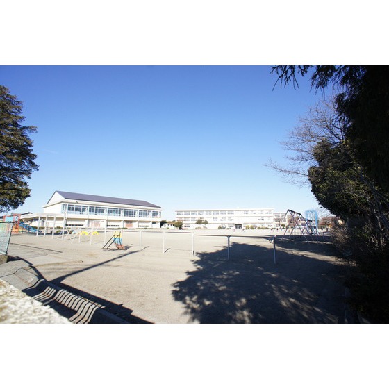 Primary school. 1400m to Mito Municipal Watari Elementary School (elementary school)