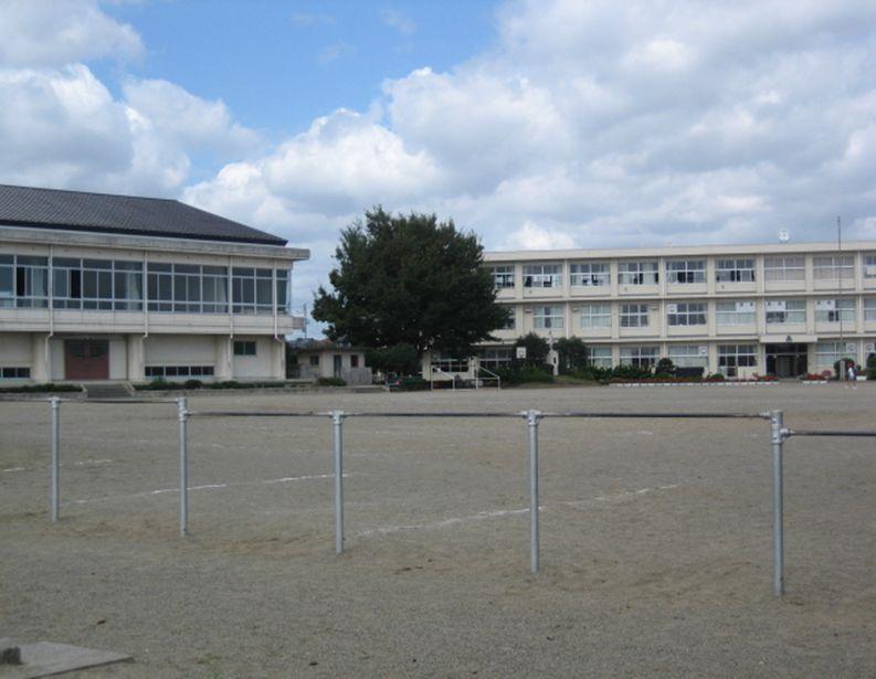 Primary school. 1678m to Mito Municipal Watari Elementary School