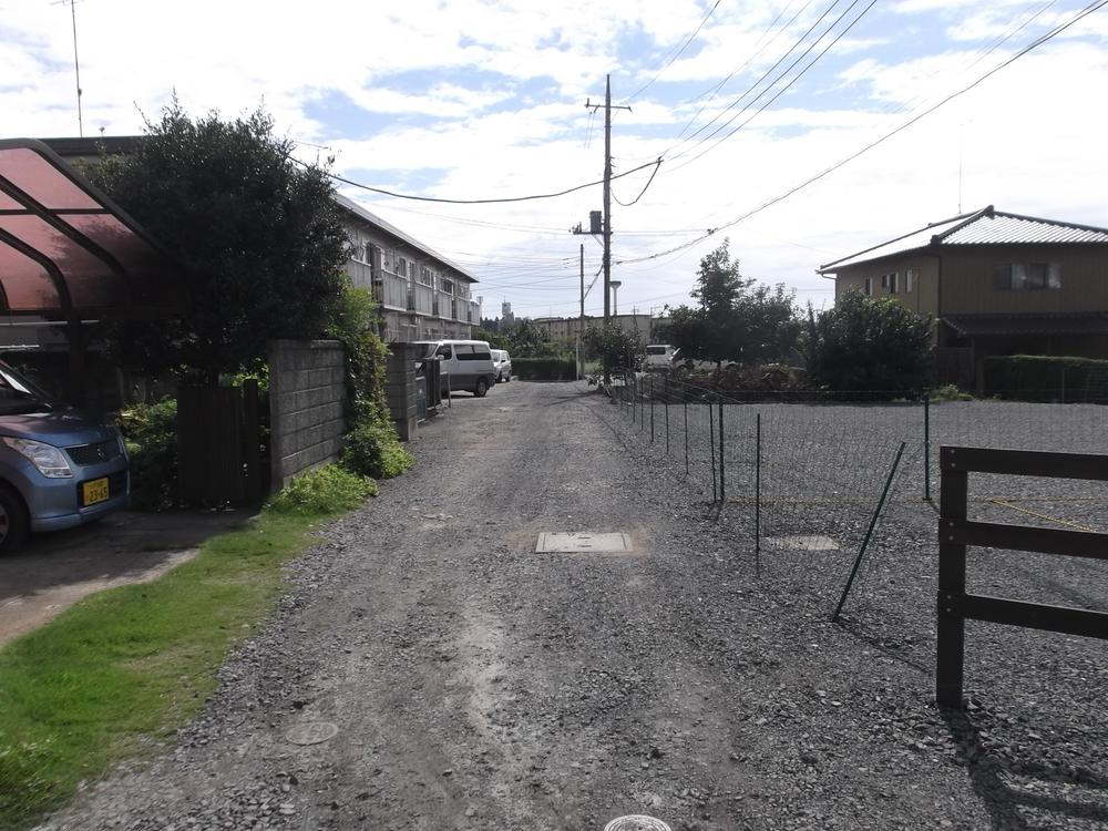 Local photos, including front road. North-east corner lot.