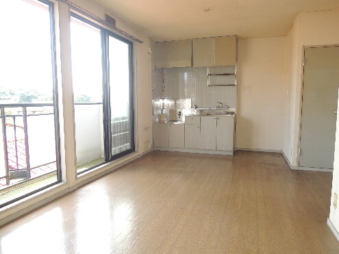 Kitchen. Kitchen space is also spacious design! 