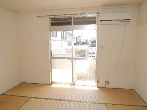 Living and room. It is the innermost of the Japanese-style room!