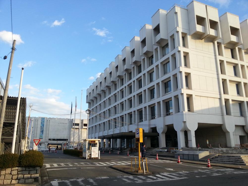 Government office. 1400m to Mito city hall