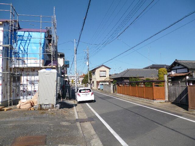 Local photos, including front road. Local (11 May 2013) Shooting