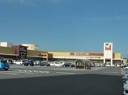 Supermarket. York-Benimaru to Akatsuka shop 1166m